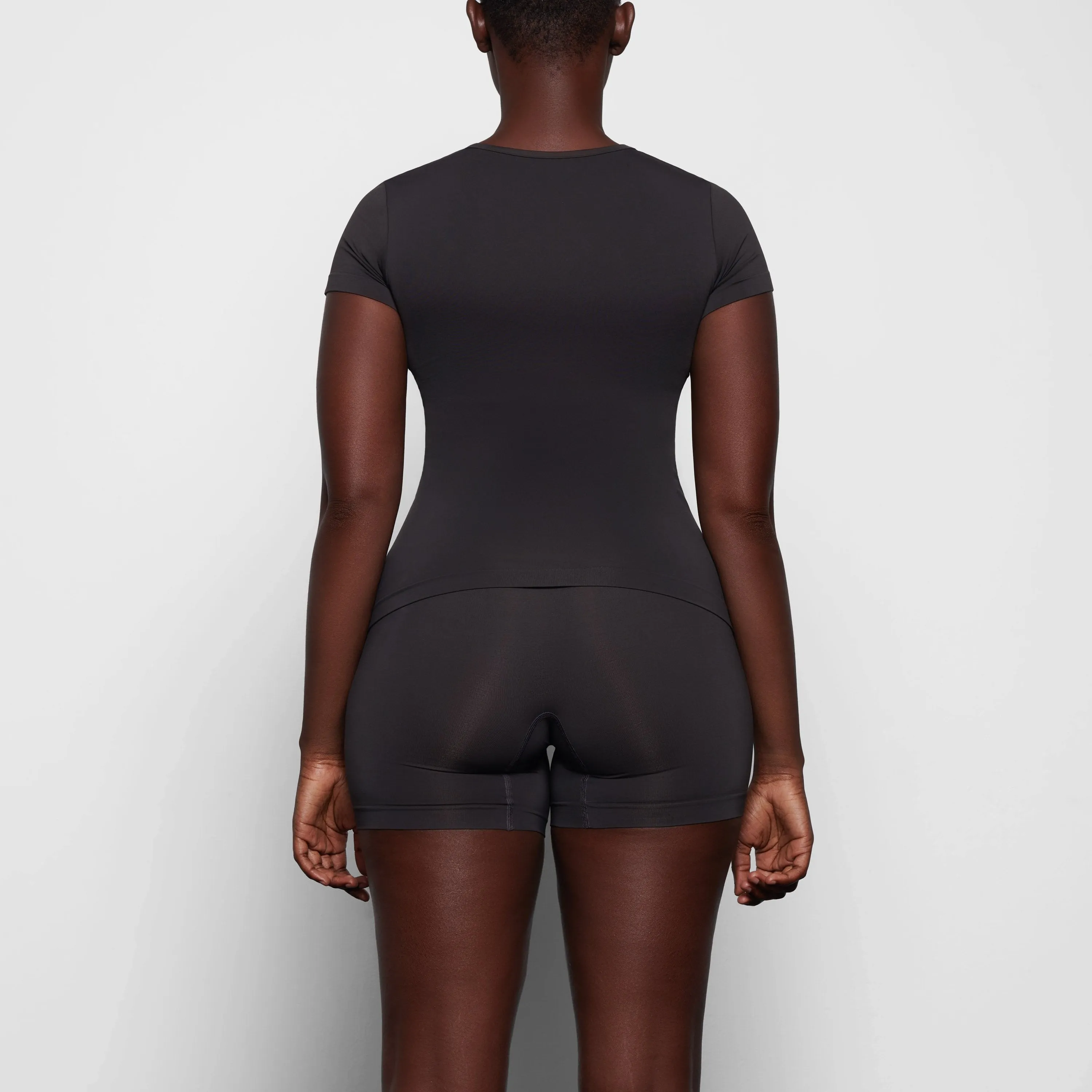 SMOOTHING TEE | SOOT